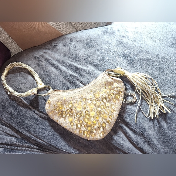 New BEBE Sequin Beads Heart Shaped Faux Leather Wristlet Zippered Bag Tassel Zip - Picture 2 of 16